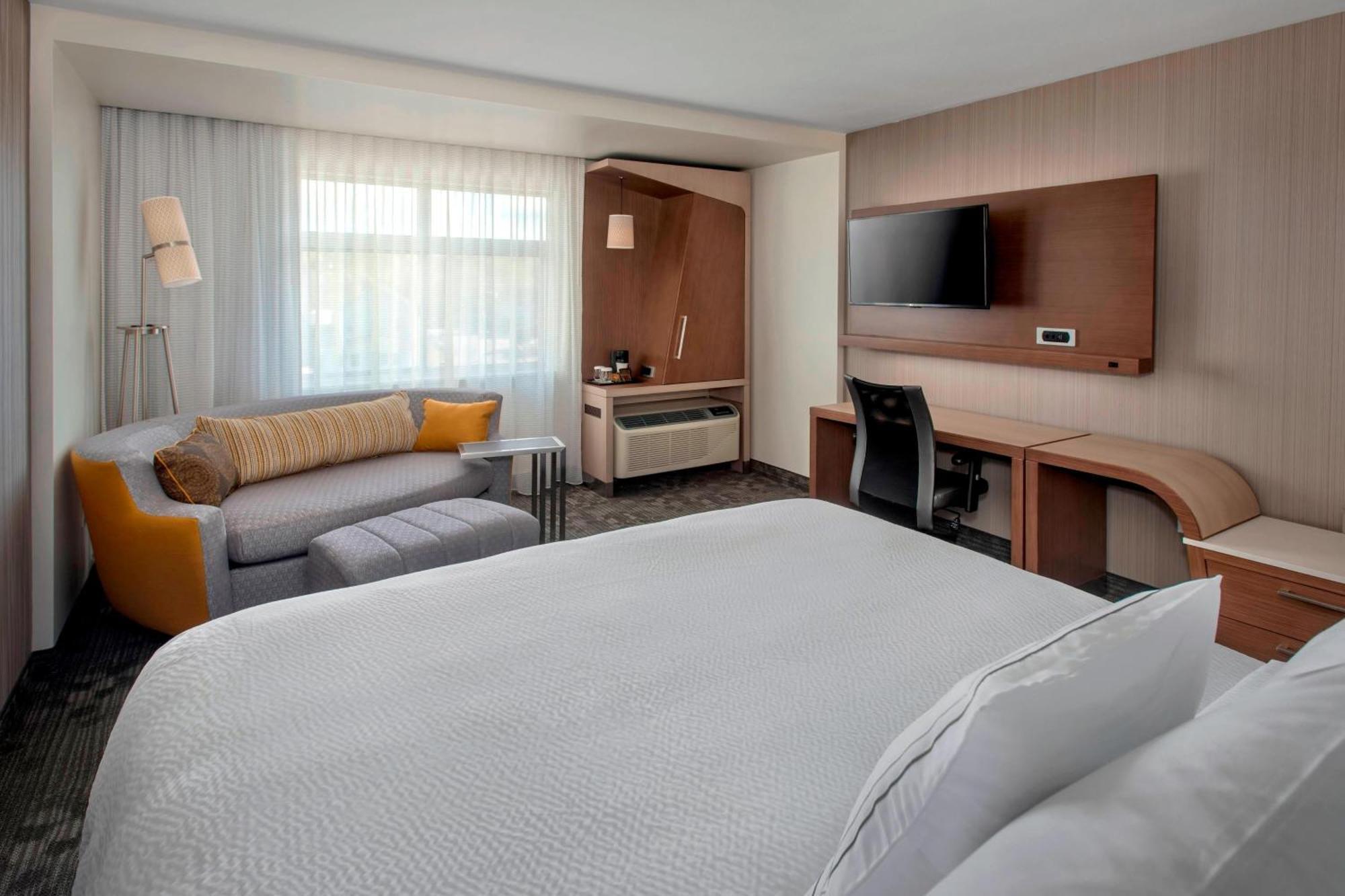 Courtyard By Marriott Schenectady At Mohawk Harbor Hotel Ngoại thất bức ảnh
